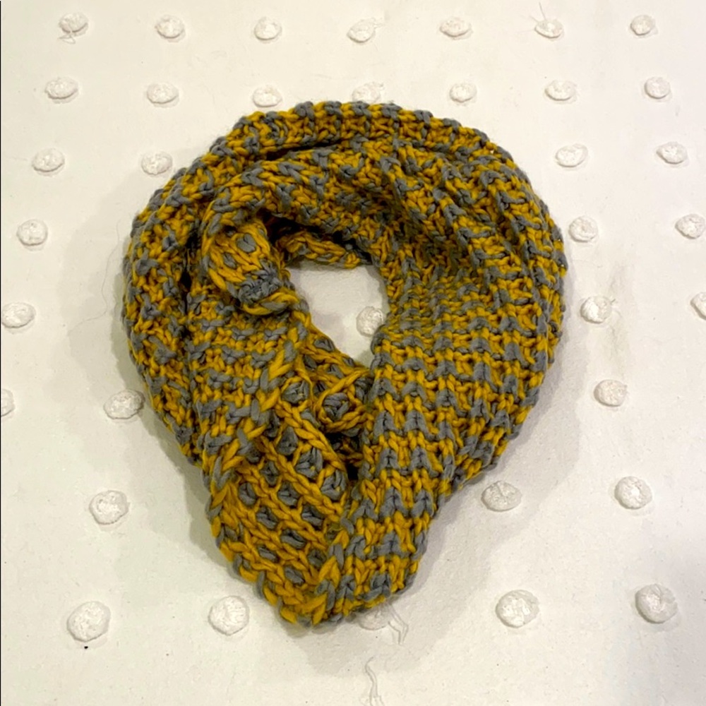 BP chunky infinity scarf